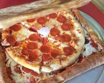 В Нью-Йорке делают коробки для пиццы из пиццы
